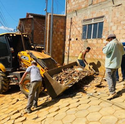 Prefeitura Municipal inicia limpeza e retirada de entulho de áreas públicas.