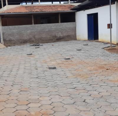 Obras de calçamento seguem a todo vapor nas ruas da Comunidade do Matipó.