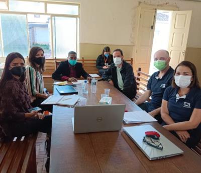 Reunião com a Fundação Renova discute sobre programa de coleta e tratamento de esgoto,  destinação de resíduos sólidos e o projeto da ETE em Barra Longa.
