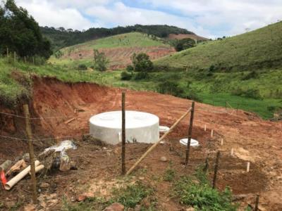 Prefeitura realiza limpeza de fossa no Pouso Alto