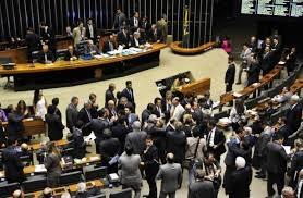Câmara conclui primeiro turno de votação da reforma política