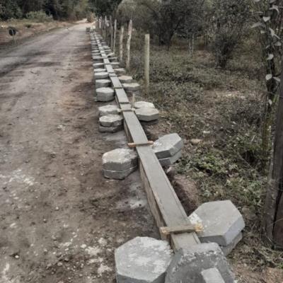 Obras de calçamento foram iniciadas nas ruas da Comunidade do Felipe dos Santos.