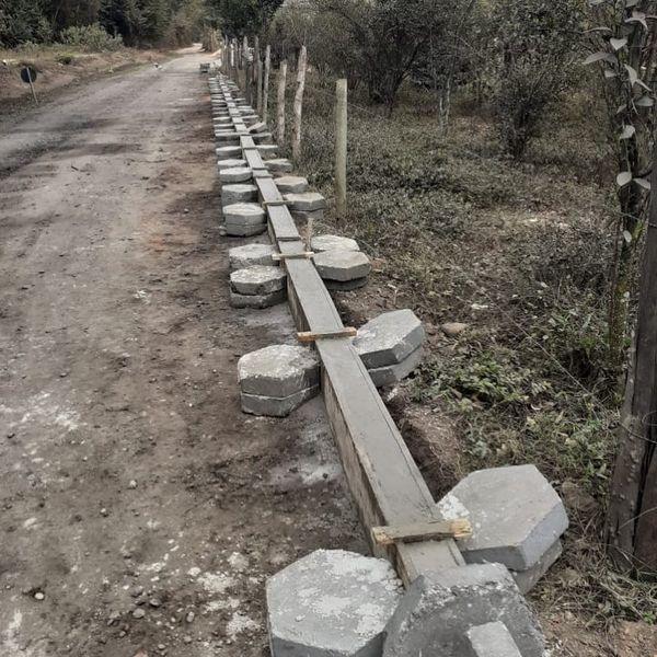 Obras de calçamento foram iniciadas nas ruas da Comunidade do Felipe dos Santos.