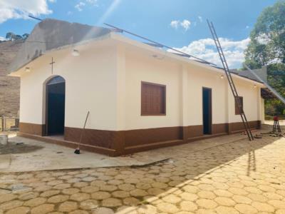 Prefeitura Municipal realiza reforma na Capela de Santa Clara.